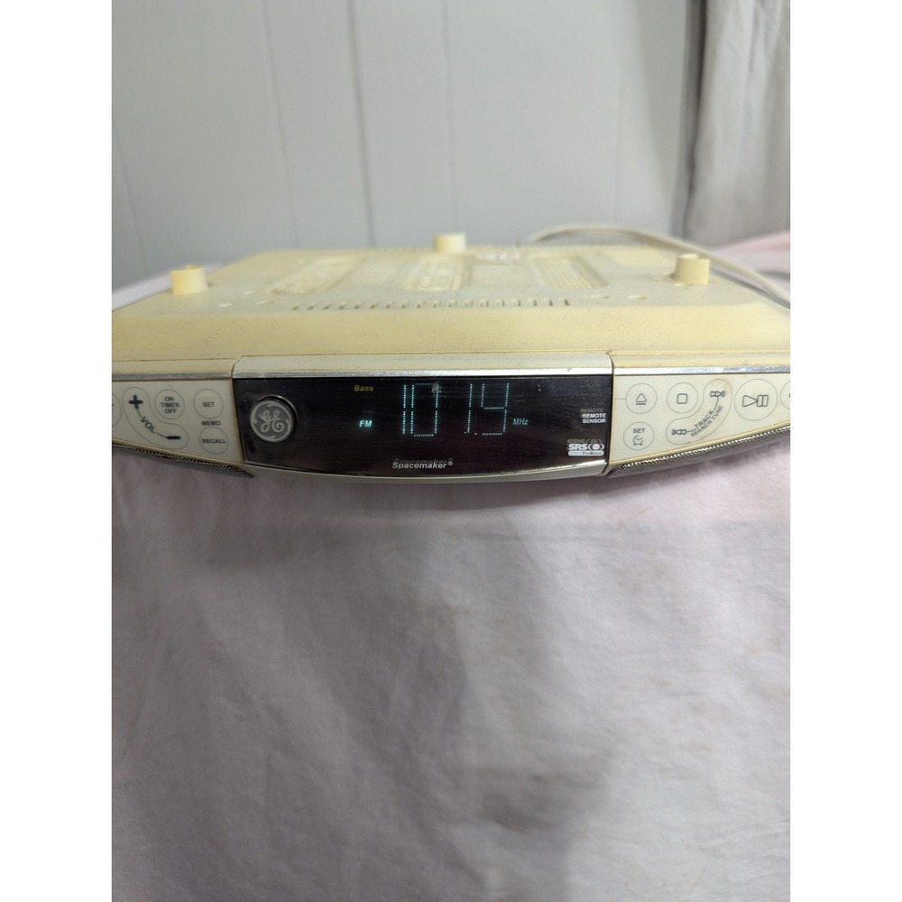 Vintage GE Spacemaker kitchen‎ under cabinet Radio Light CD PLAYER NOT WORKING